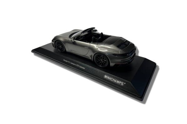 Minichamps 1/18 - Porsche 911 (992) Carrera 4 GTS Cabriolet Grey