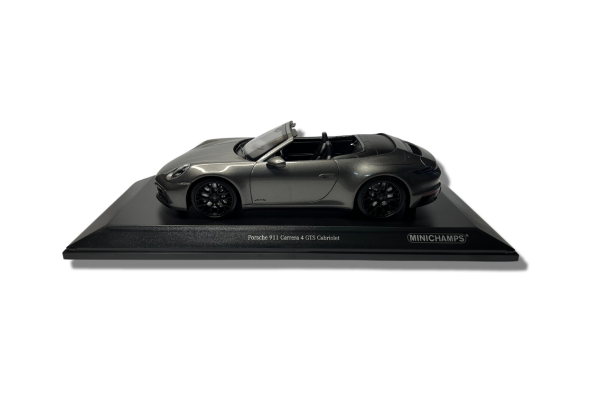 Minichamps 1/18 - Porsche 911 (992) Carrera 4 GTS Cabriolet Grey