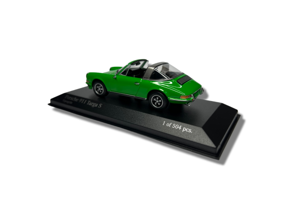 Minichamps 1/18 - Porsche 911 (992) Targa 4 GTS Green