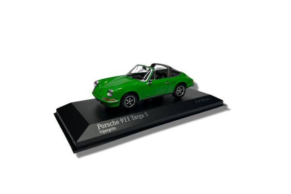 Minichamps 1/18 - Porsche 911 (992) Targa 4 GTS Green